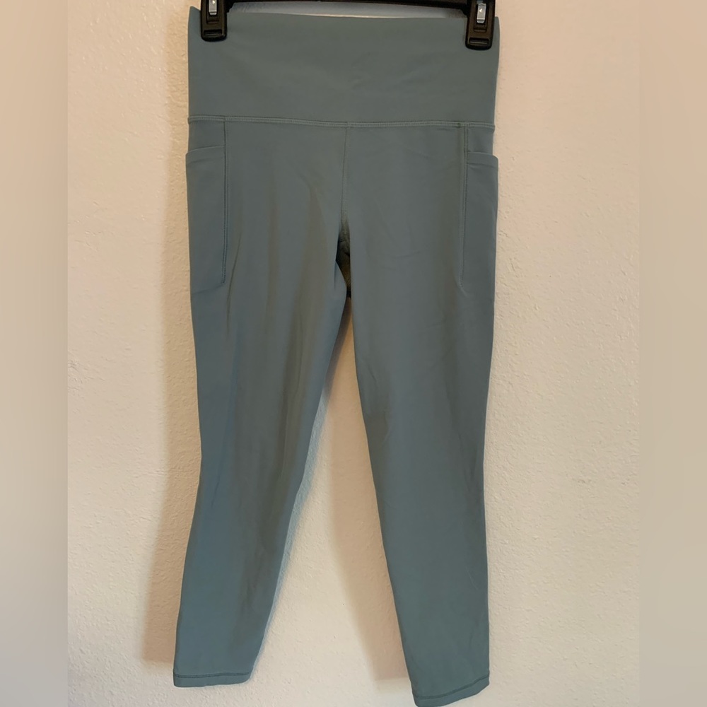 Athleta Salutation Stash Pocket ll Tight 7/8 Lenght Sage Green Size Small LNC